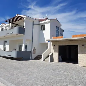 https://apartment-mia-croatia18.hotelinzadar.com